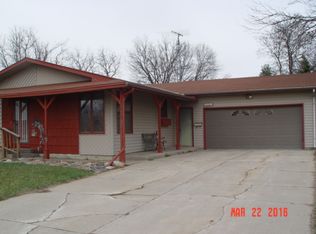 416 3rd St SW, Wagner, SD 57380