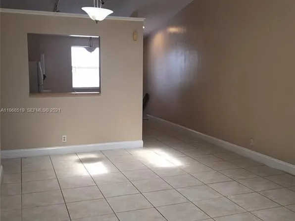 2471 NW 56th Avenue #5-15, Lauderhill, FL 33313
