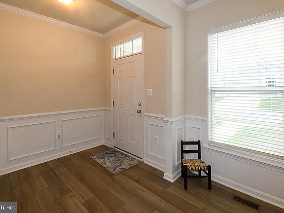 3rd image of 23445 Grovewood Ct