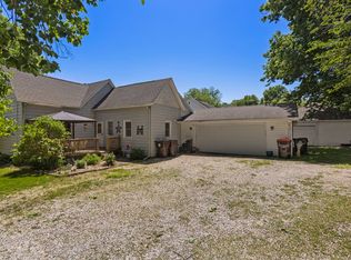 101 W Park St, Fisher, IL 61843