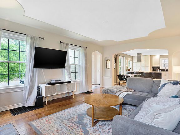 3rd image of 6465 Riverview Dr