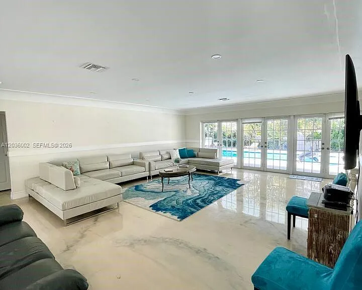 416 N Rainbow Dr — Photo 6