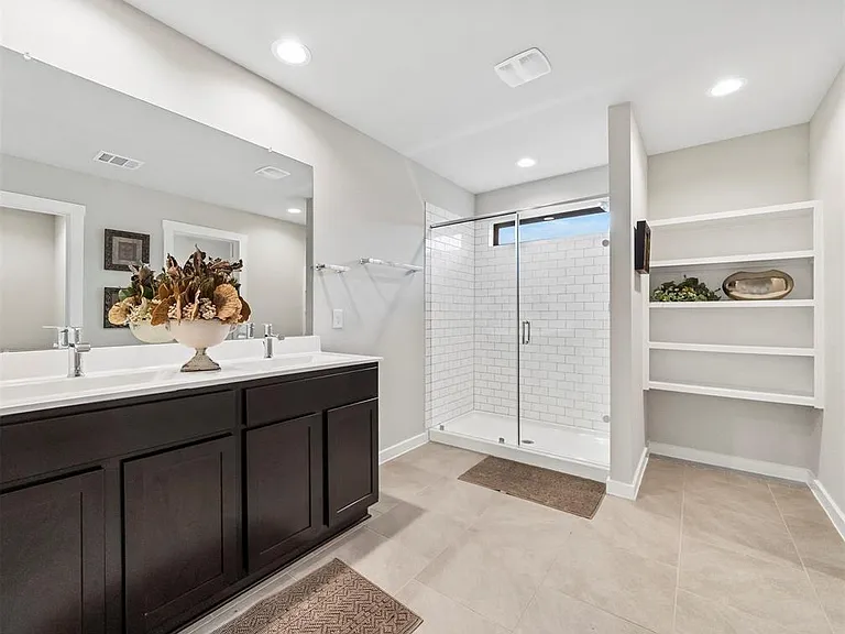 7906 Brumbly Ln — Photo 9