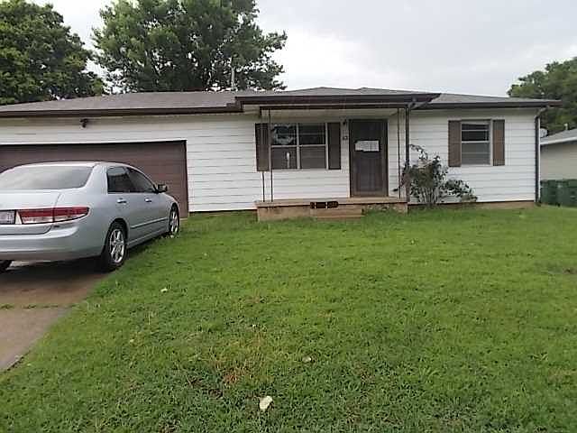 1st image of 13 W Janice Ave