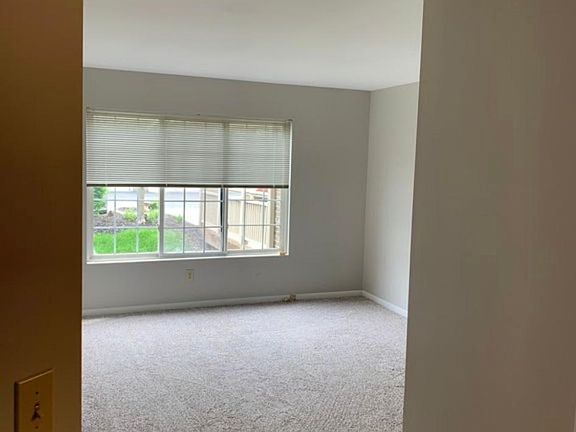 4th image of 576 Cloverfield Ln APT 105