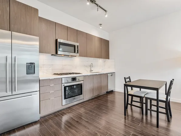 3168 Riverwalk Ave #301, Vancouver, BC V5S 0B8