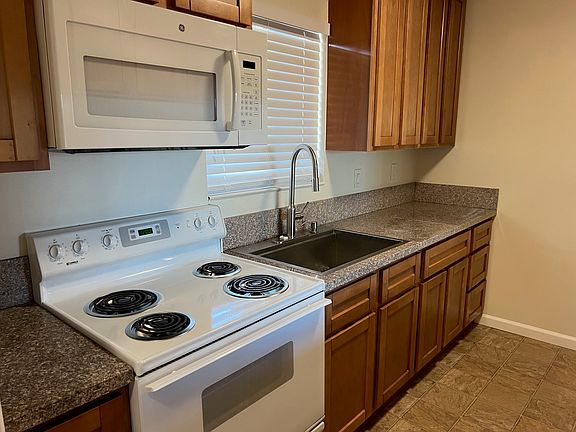 3rd image of 36976 Mulberry St APT I