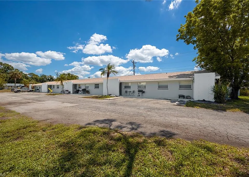 24 W Mariana Ave #3