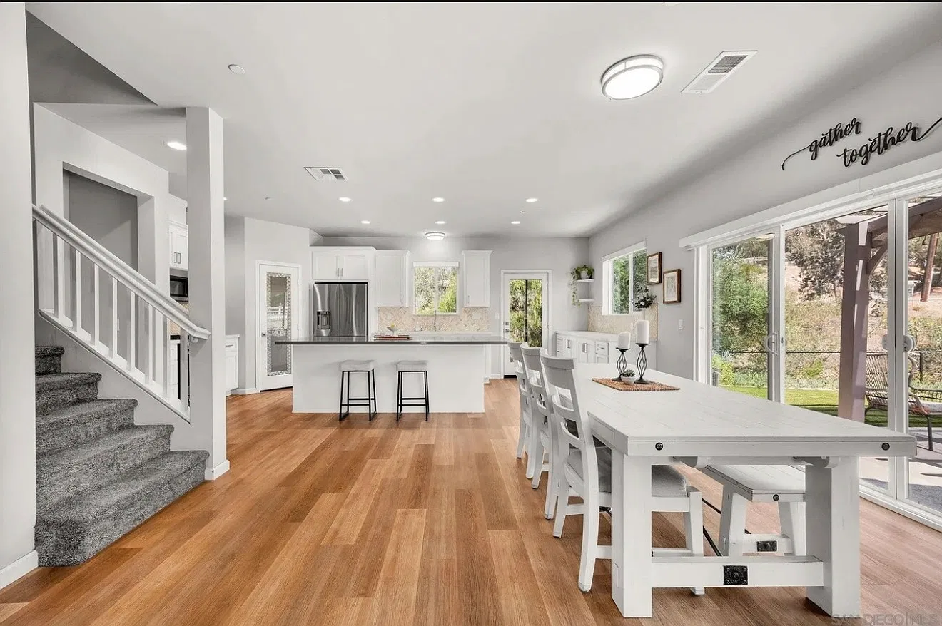 4 bed, 3.5 bath, 2417 sqft, $5,000 — Photo 4