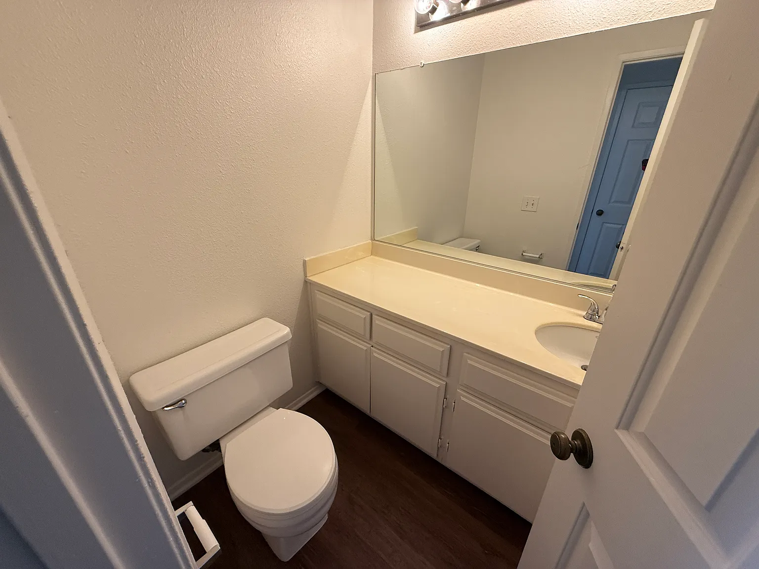 3 bed, 2.5 bath, 1810 sqft, $3,450 — Photo 4