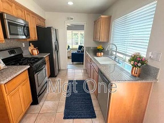 3rd image of 851 Knollwood Dr