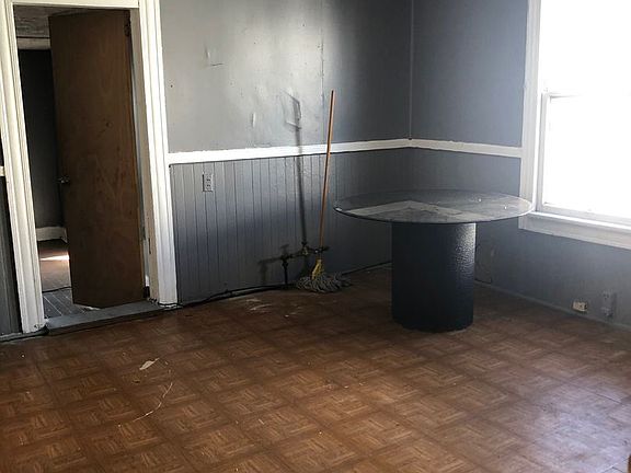 2nd image of 1550 E 49th St #2