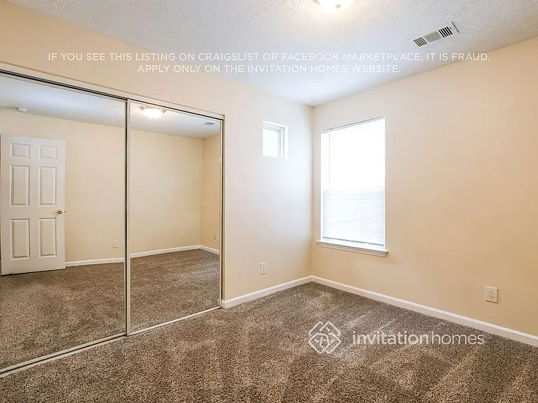 2235 Lexington Ln — Photo 15