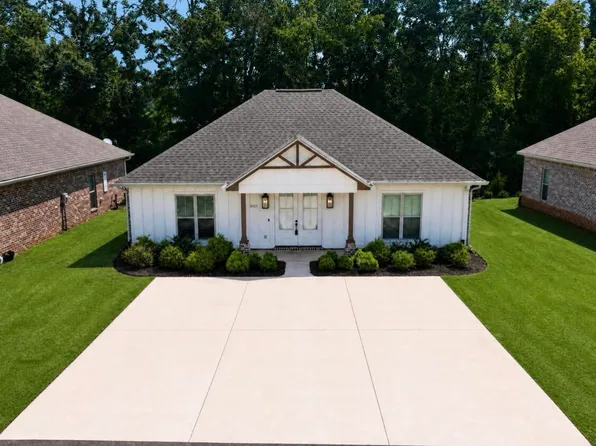 1023 Ida Grace Trl, New Albany, MS 38652