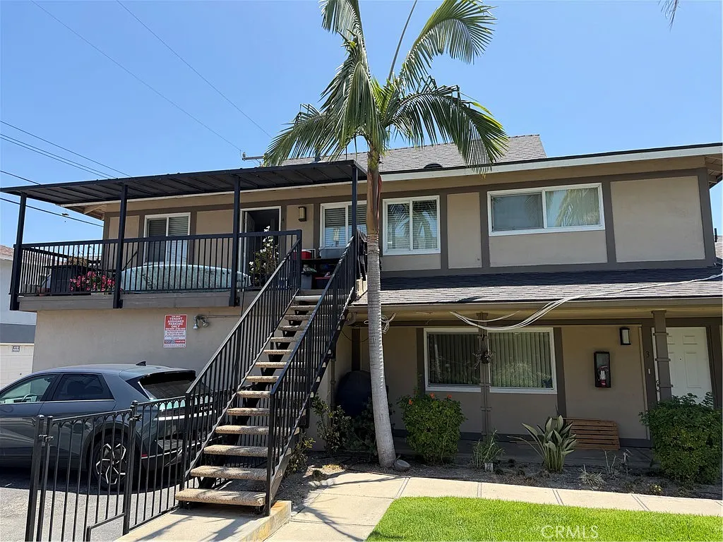 2 bed, 900 sqft, $3,100 — Photo 2