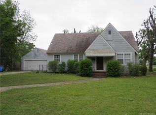 412 SW 2nd St, Checotah, OK 74426