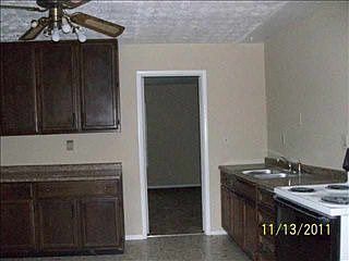5th image of 1105 Beaumont Dr