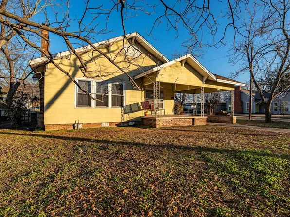 402 N Pacific St, Mineola, TX 75773