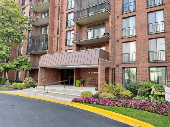 111 Acacia Dr APT 215, Indian Head Park, IL 60525