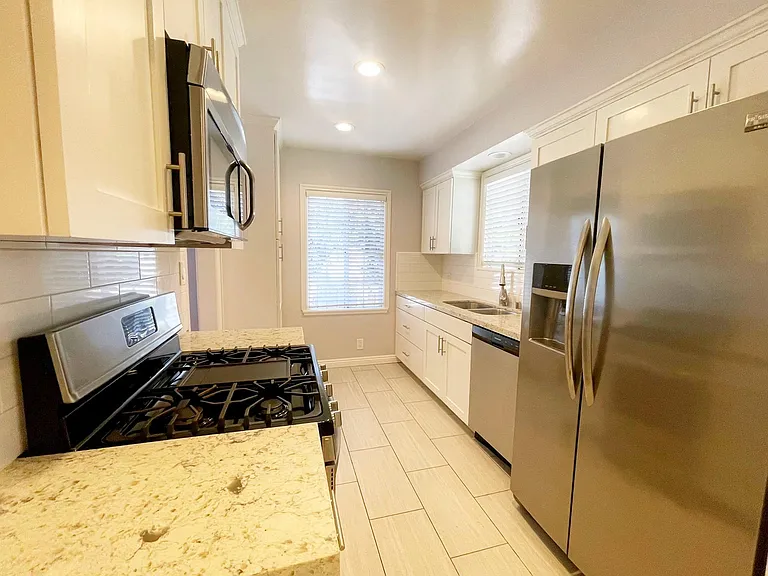 5736 Kester Ave — Photo 10