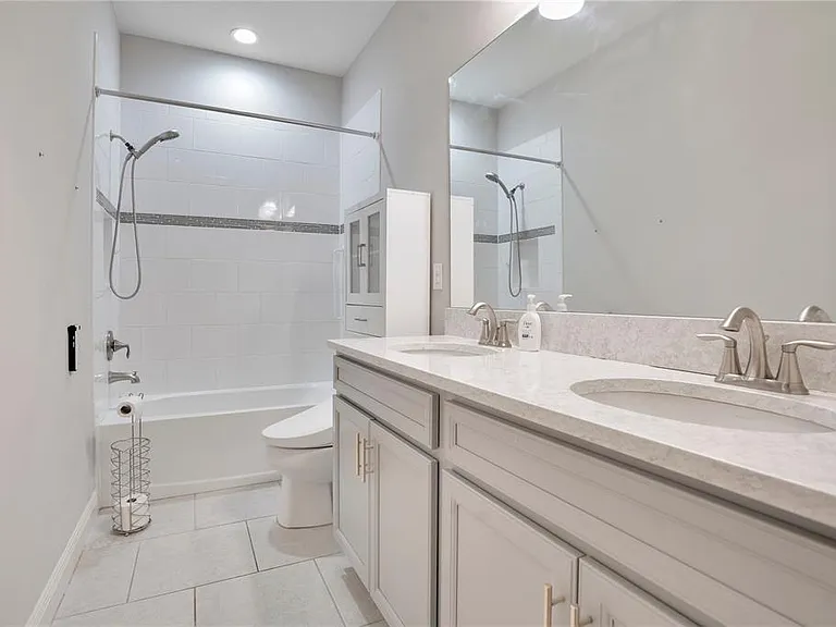 21914 Butterfly Kiss Dr — Photo 27