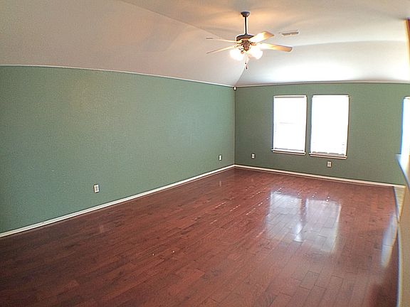 3rd image of 316 Kennedy Dr