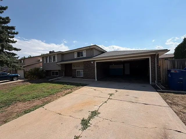 13786 Omega Cir — Photo 3
