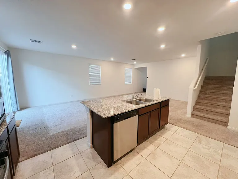 5769 Prima St — Photo 4