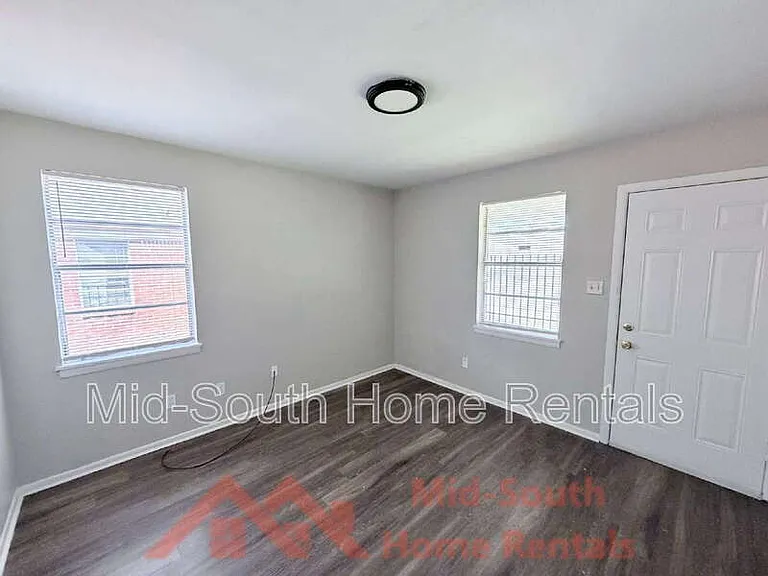 1353 Fairfax St — Photo 4