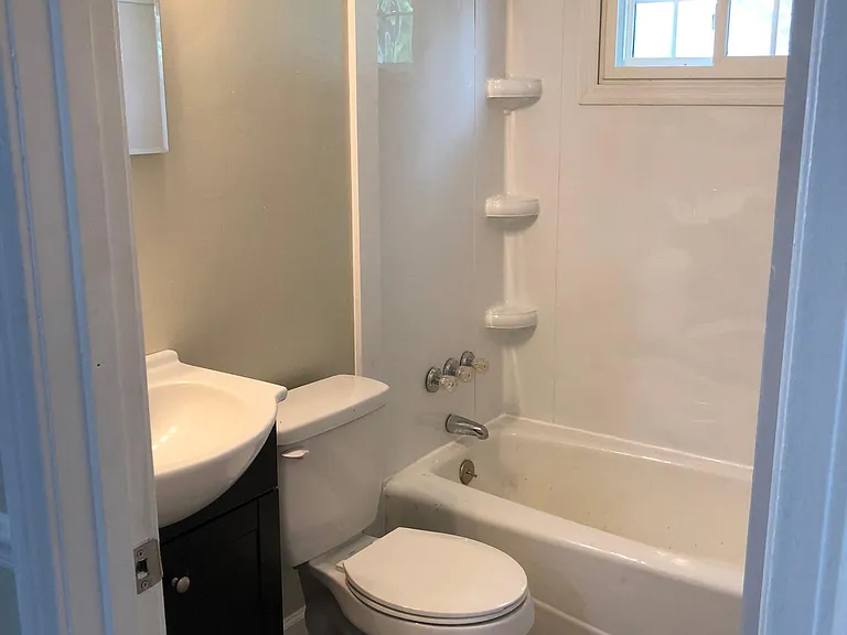 146 Valentine Dr — Photo 17