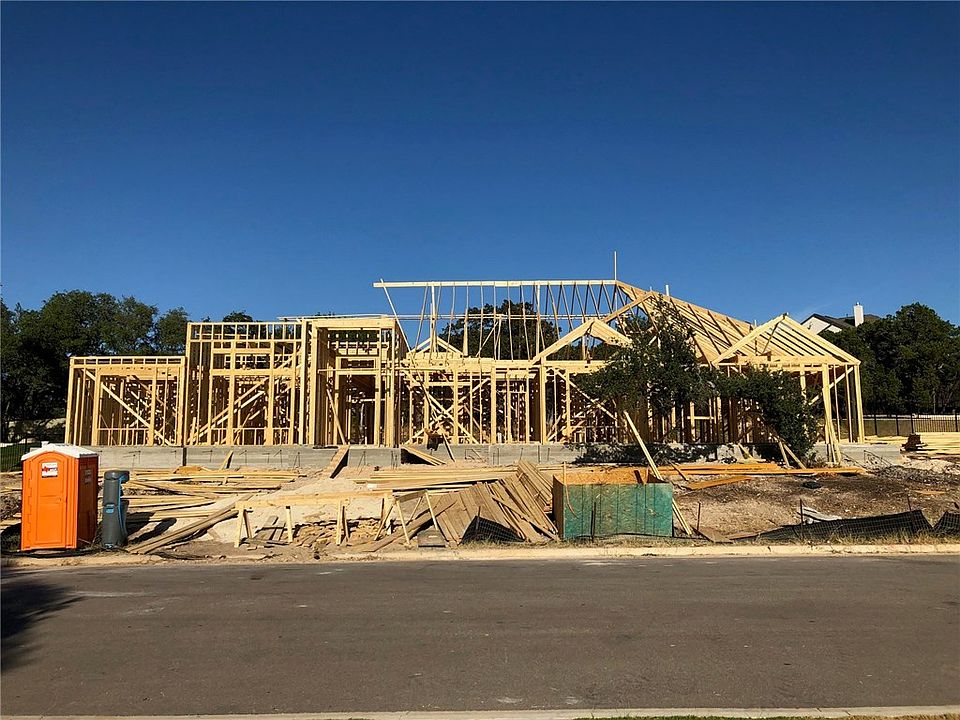 1st image of 105 Summit Park Cv