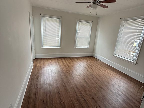 3rd image of 136 Campbell St #2