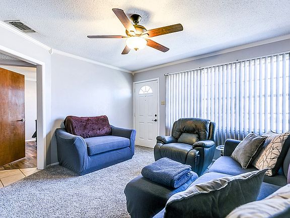 5th image of 83 E 31st St