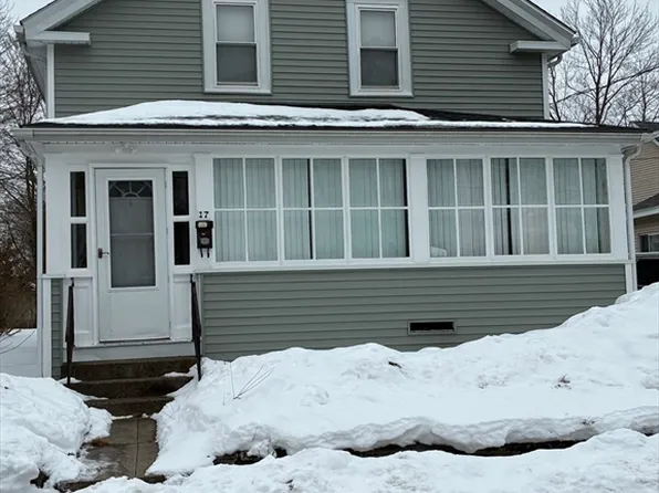 17 Capron St, Attleboro, MA 02703