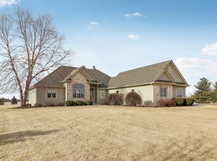 W330S8375 Isabelle Dr, Mukwonago, WI 53149
