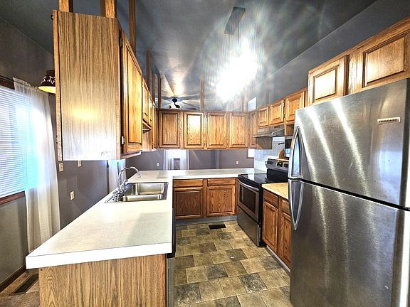 4th image of 221 E 17th Ave