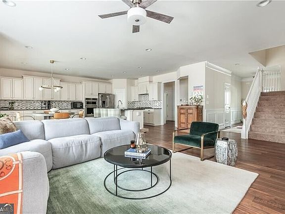 3rd image of 1117 Regal Hills Ln