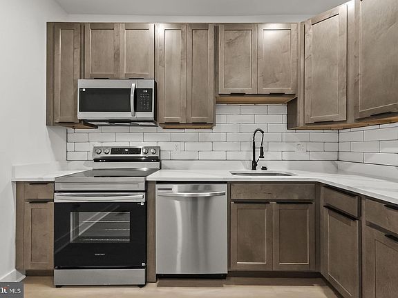 3rd image of 2117 Clifton Ave