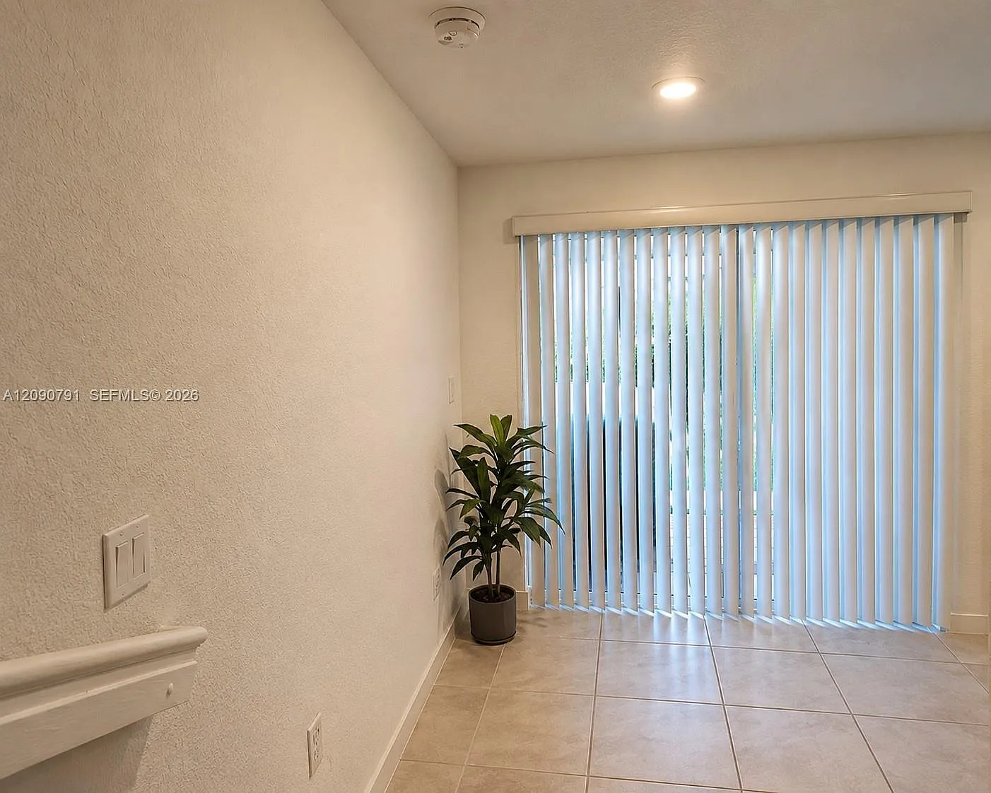 364 NW 8th Ct — Photo 4