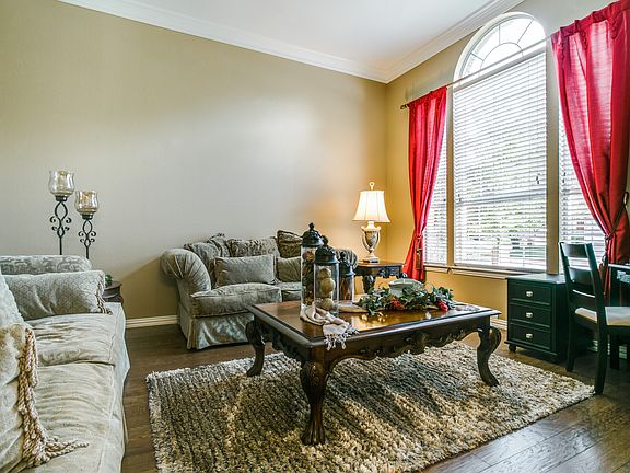 5th image of 8201 Shady Oaks Dr