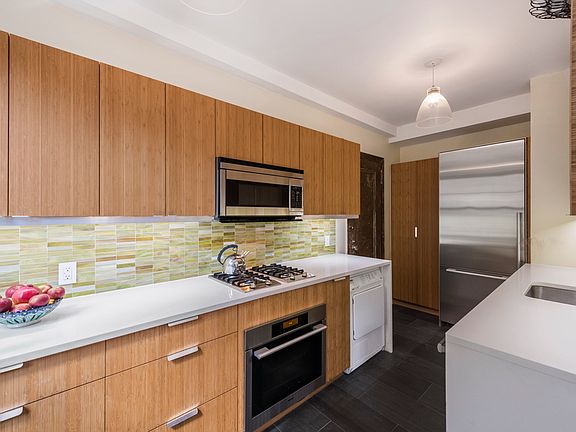 5th image of 170 2nd Ave APT 5E