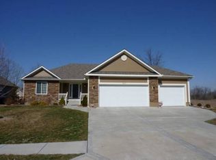 3917 SW Briarwood Oaks Dr, Blue Springs, MO 64015