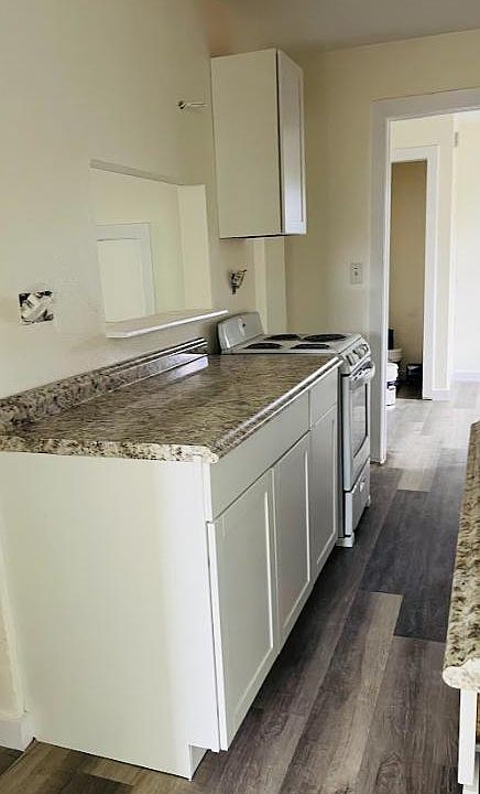 1st image of 12094 Canal St