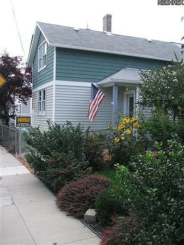 904 Fruit Ave photo 1