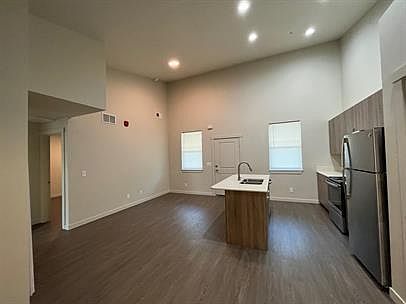 1st image of 622 Fillmore St #10719418