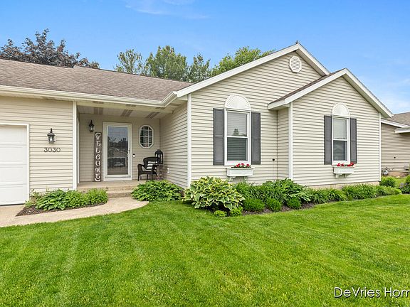 5th image of 3030 Clearview Dr