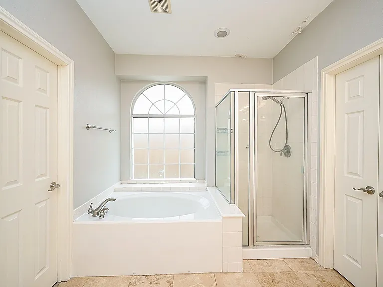 8135 Cove Timbers Ln — Photo 18
