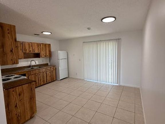 4th image of 4163 42nd Ave S #4165
