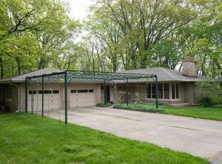 2327 Niles Rd, Saint Joseph, MI 49085