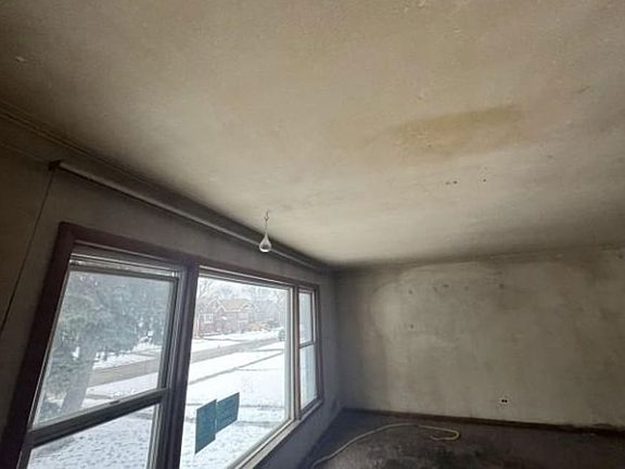 5th image of 4339 Center Ave